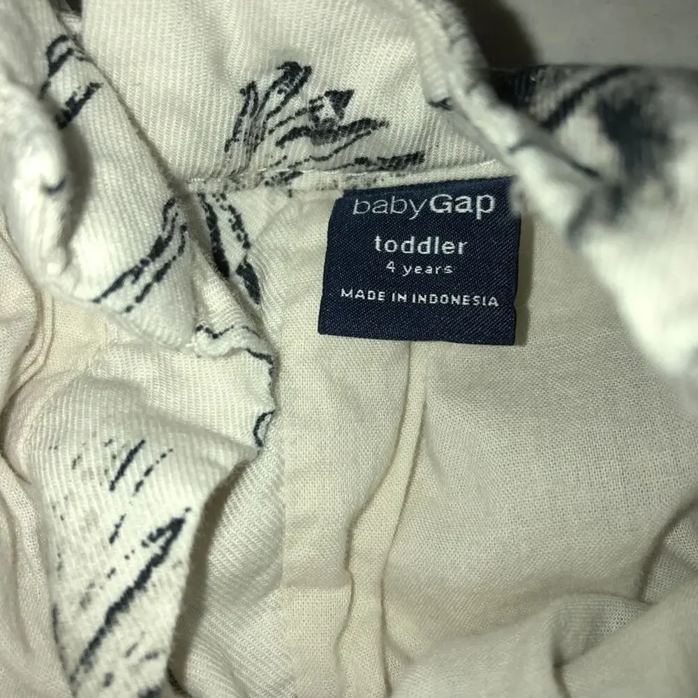 GAP off white